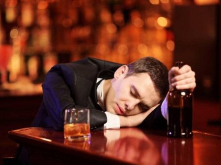 Alkoqollu içki xərçəng riskini artırır - Tədqiqatçılar